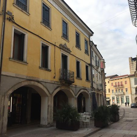 B&B Via Garibaldi Lonigo Buitenkant foto